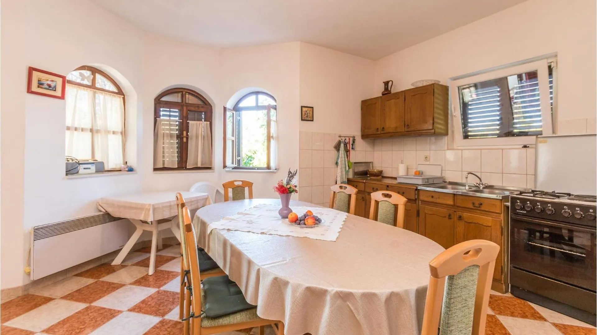 Nice Home In Sukosan With Kitchen